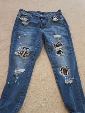 Judy Blue Distressed Skinny Jeans with Leopard Backing (J505)